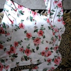 Flower free kisses blouse 3x
